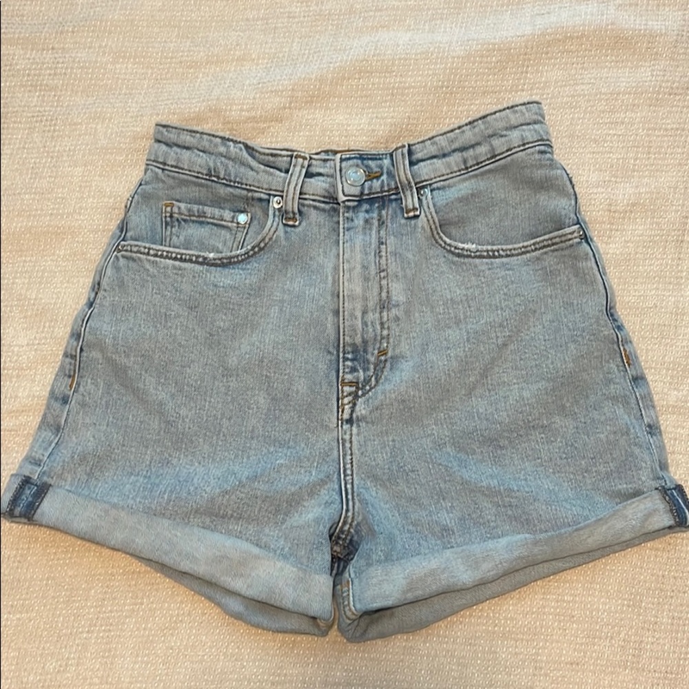Women’s H&M ultra high rise mom shorts Size 4